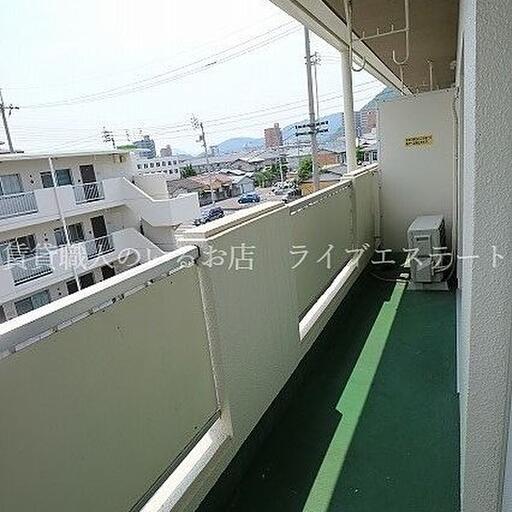 南向きのバルコニー 風通し、日当たり、良好です