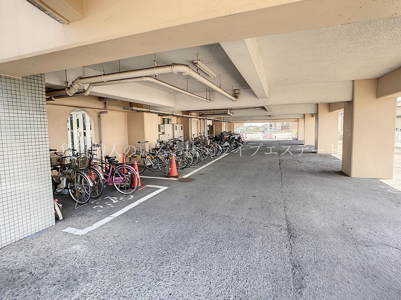 駐輪場は屋根付き 雨風から自転車をしっかりと守れます