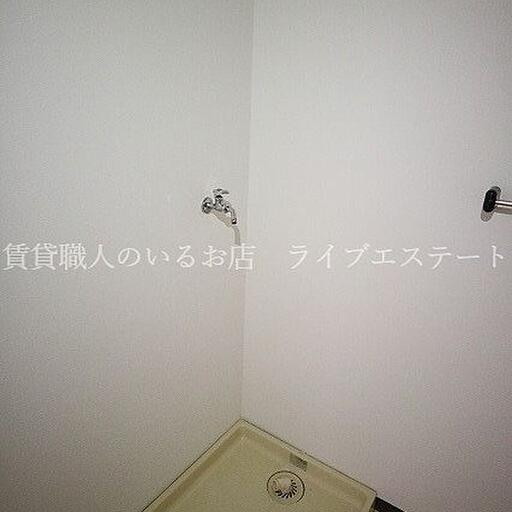 防水パン付洗濯機置場 洗濯機置場には防水パンを設置しました