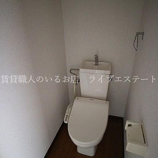 シャワートイレ 清潔な洗浄機能付温水シャワートイレ