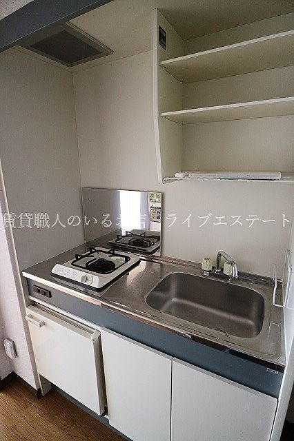 棚付きで使い勝手がいいです スーパーやコンビニが近くて便利