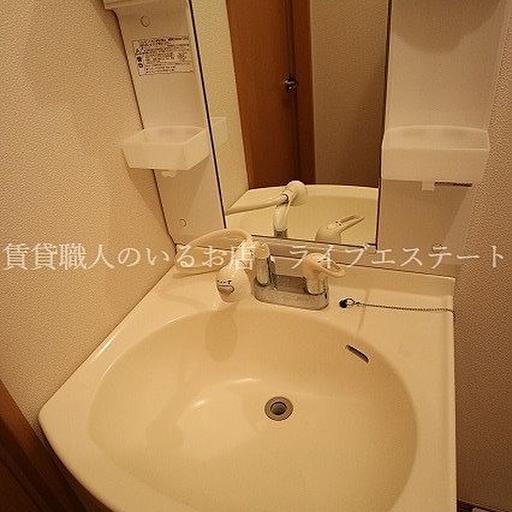 シャンプードレッサー 朝の身支度が手早く完了 加湿器に水を入れるときや、洗面ボウルのお掃除をする時にも使いやすいです
