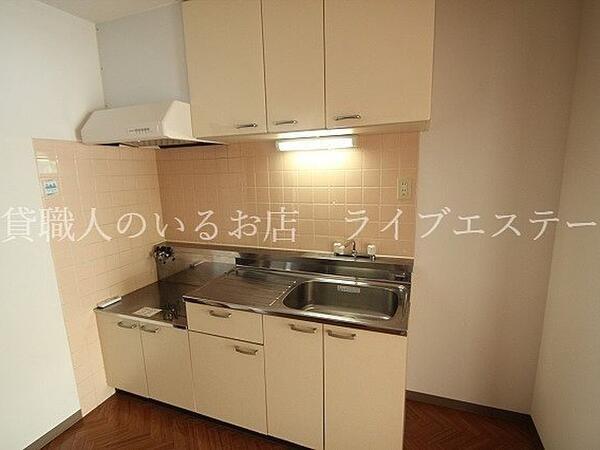 2口ガスコンロ設置可能です 壁付キッチンはダイニングスペースを広く使えて便利