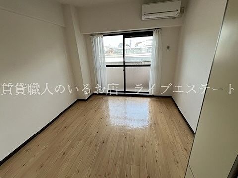 手狭なお部屋だからこそ、手の届く範囲に生活用品が置けます。お部屋でゆっくりされたい方におすすめです！