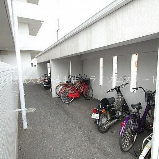 駐輪場 大事な自転車を雨や風から守ります