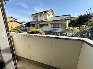 バルコニーは南向きでお洗濯物が早く乾きそう