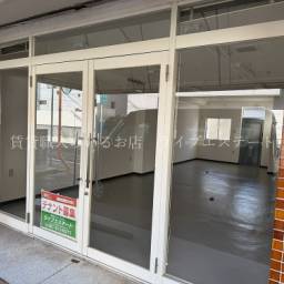 伏石町 石川ビルテナント ことでん琴平線三条駅まで徒歩約8分、徒歩圏内ですね。