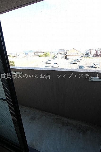 バルコニー(同タイプ201号室の参考写真です)