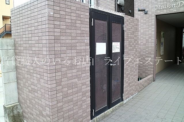 敷地内ごみ置き場